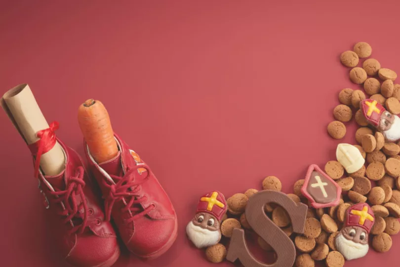 Schoentje klaarzetten voor Sinterklaas met koekjes naast